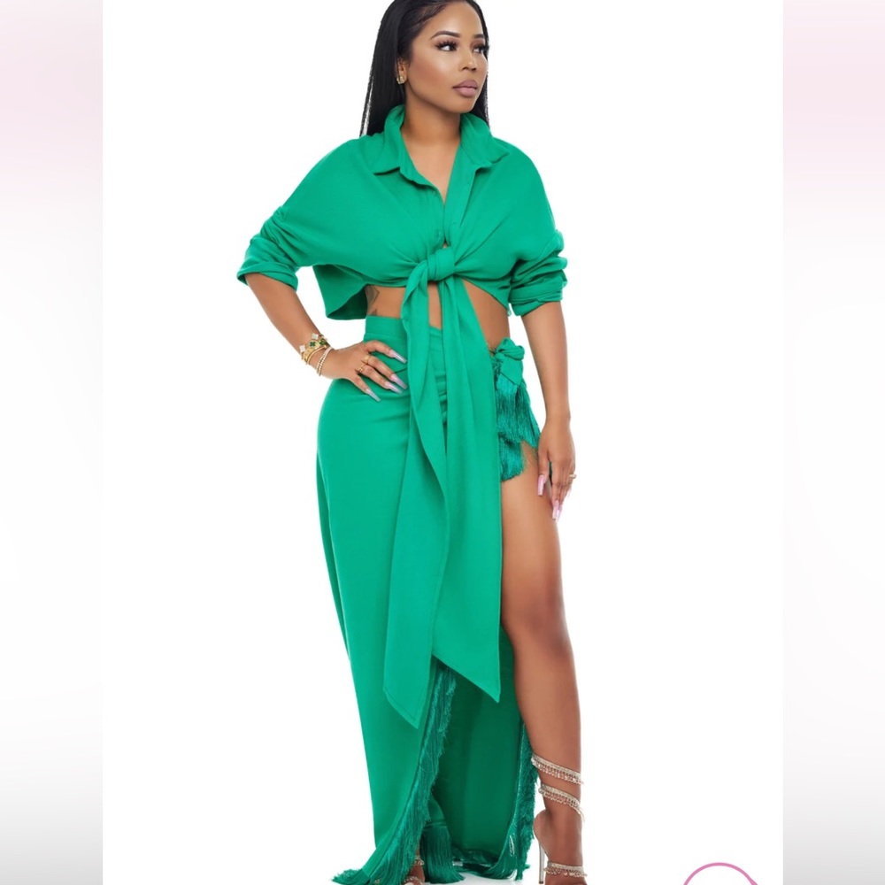 Green fringe set NEVER WORN